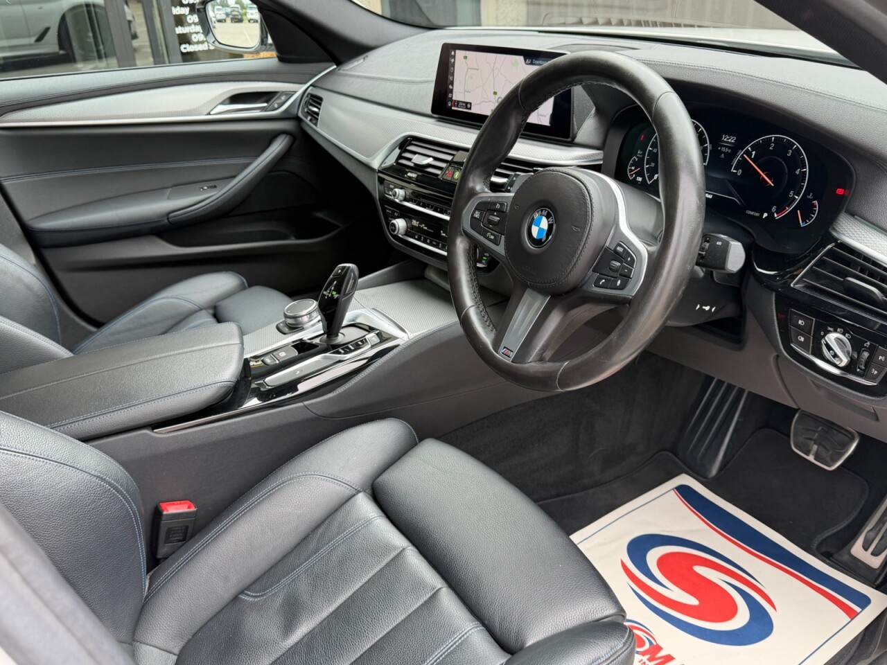 2019 BMW 5 SERIES 3.0 530d M Sport Saloon 4dr Diesel Auto xDrive Euro 6 (s/s) (265 ps) - vehicle photo 8 for sale on PureCar