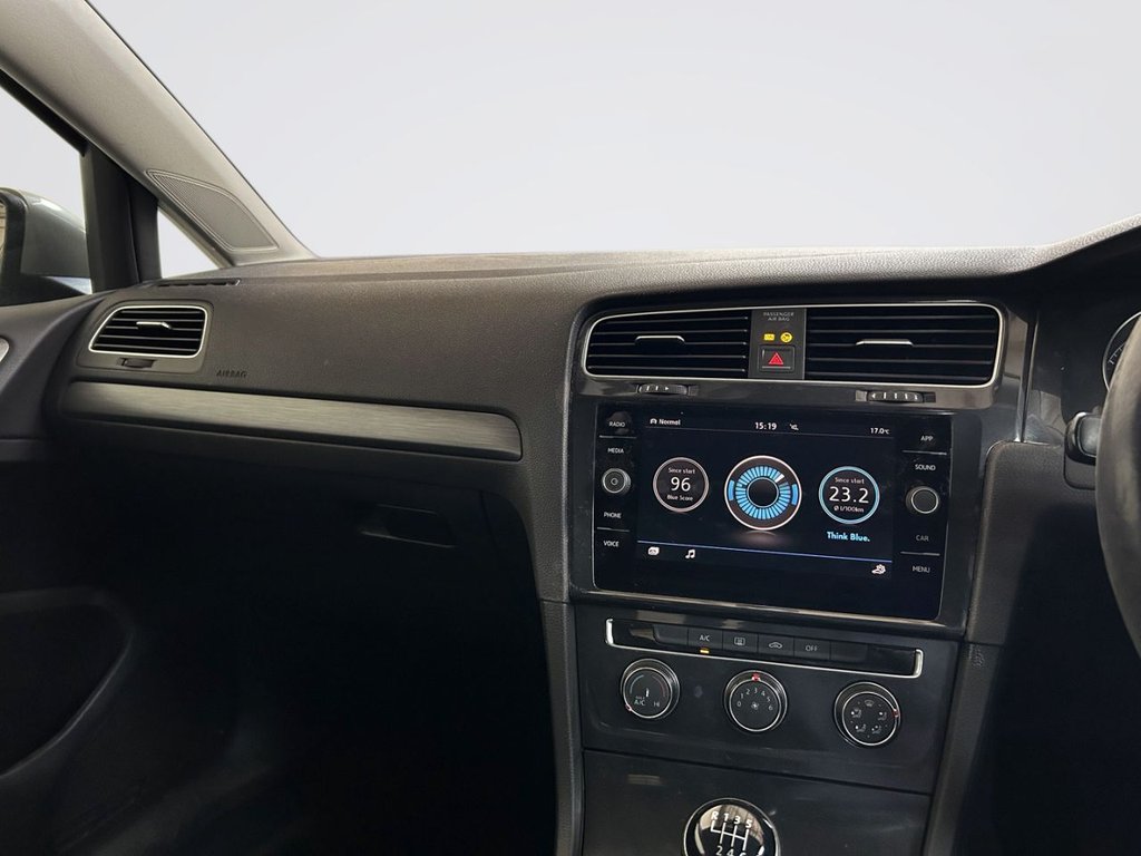 2017 Volkswagen Golf — image 18