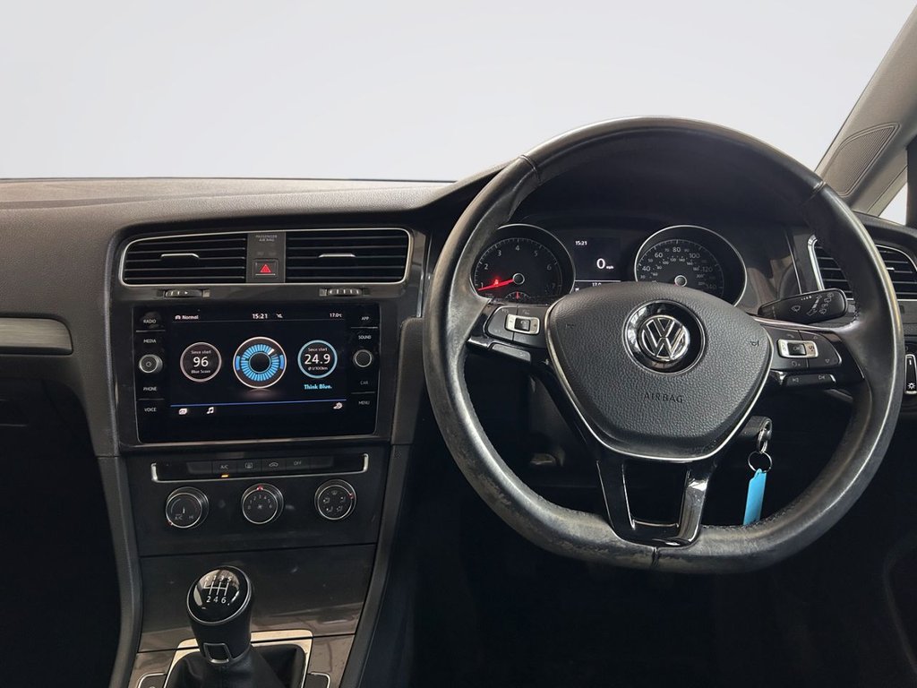 2017 Volkswagen Golf — image 11