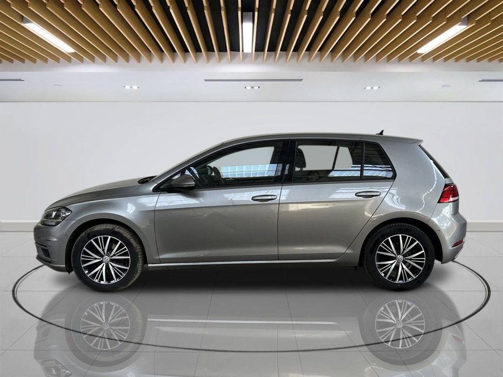 2017 Volkswagen Golf — image 4