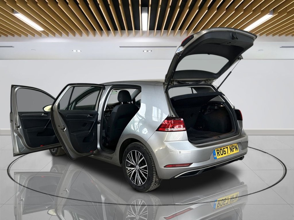 2017 Volkswagen Golf — image 8
