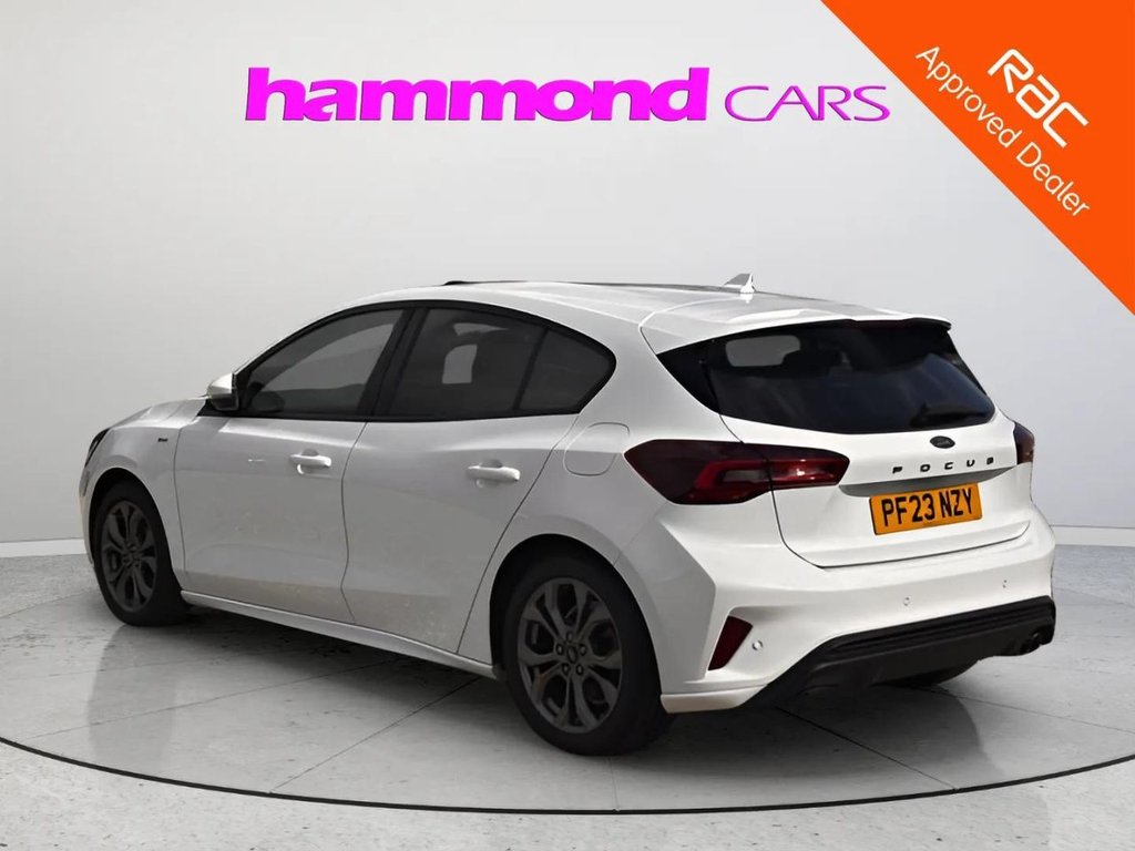2023 Ford Focus — image 2