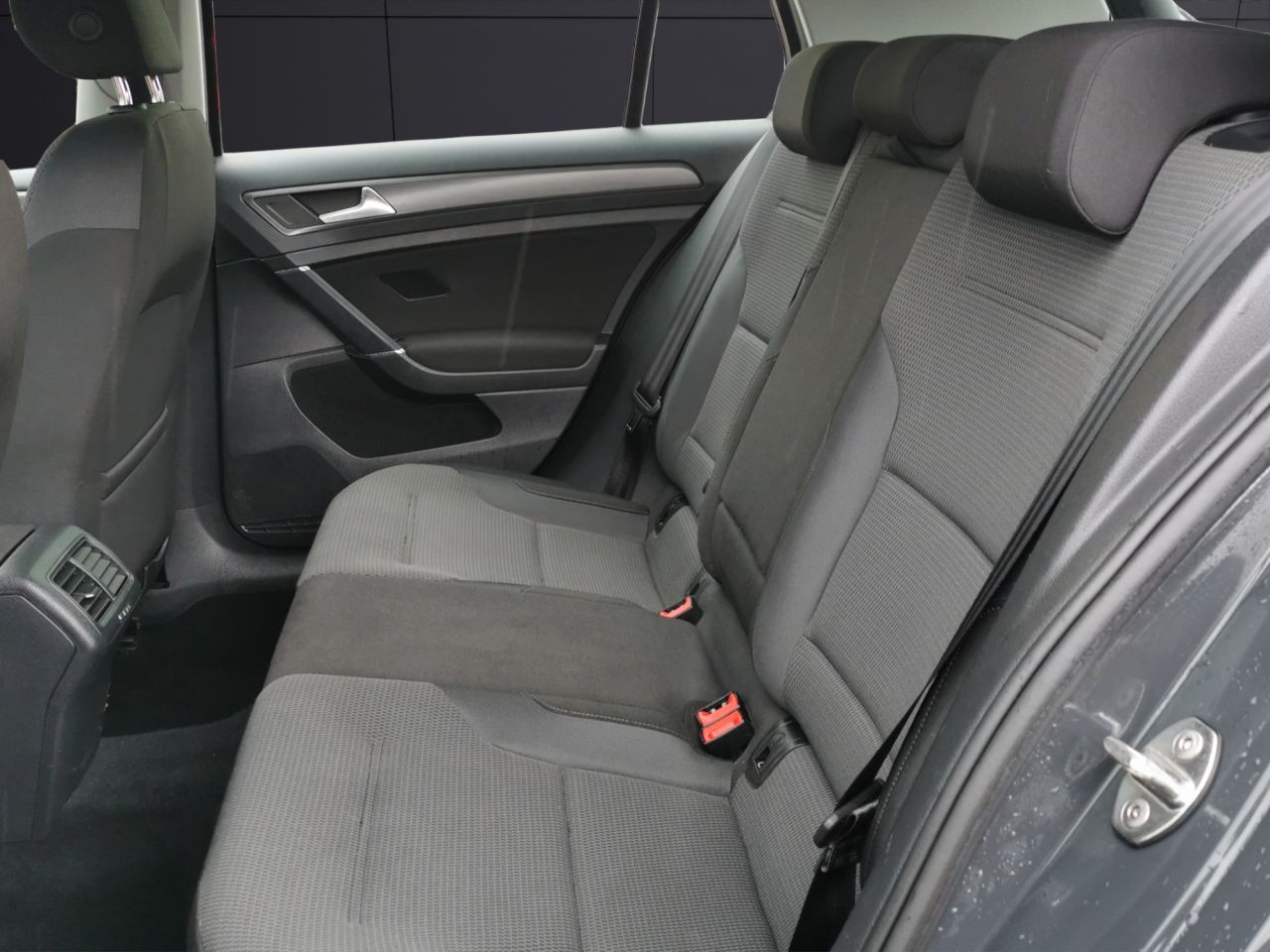 2019 VOLKSWAGEN GOLF 1.6 TDI SE Nav Hatchback 5dr Diesel Manual Euro 6 (s/s) (115 ps) Low Rate F - vehicle photo 19 for sale on PureCar
