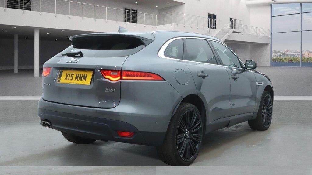 2016 16 JAGUAR F-PACE