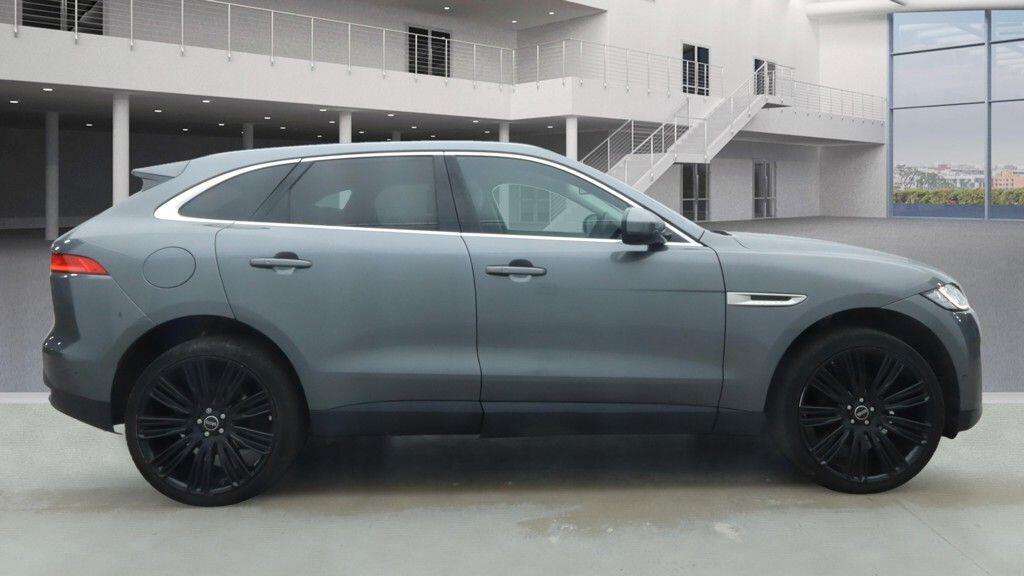 2016 16 JAGUAR F-PACE