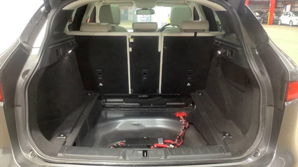 2016 16 JAGUAR F-PACE