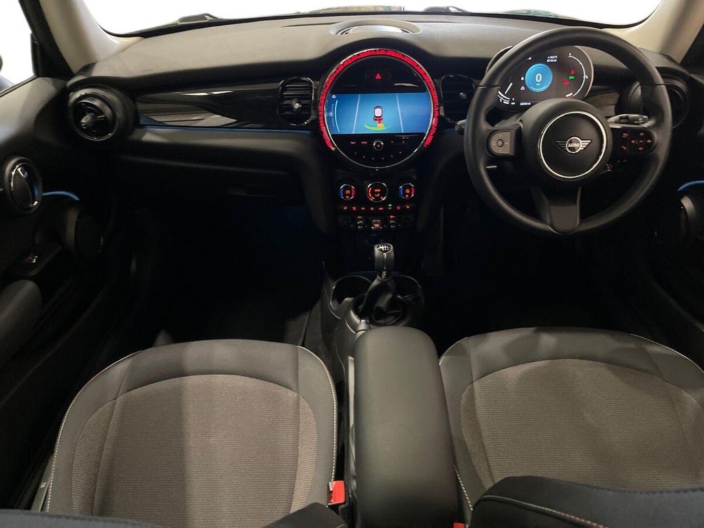 2022 MINI Hatch — image 5