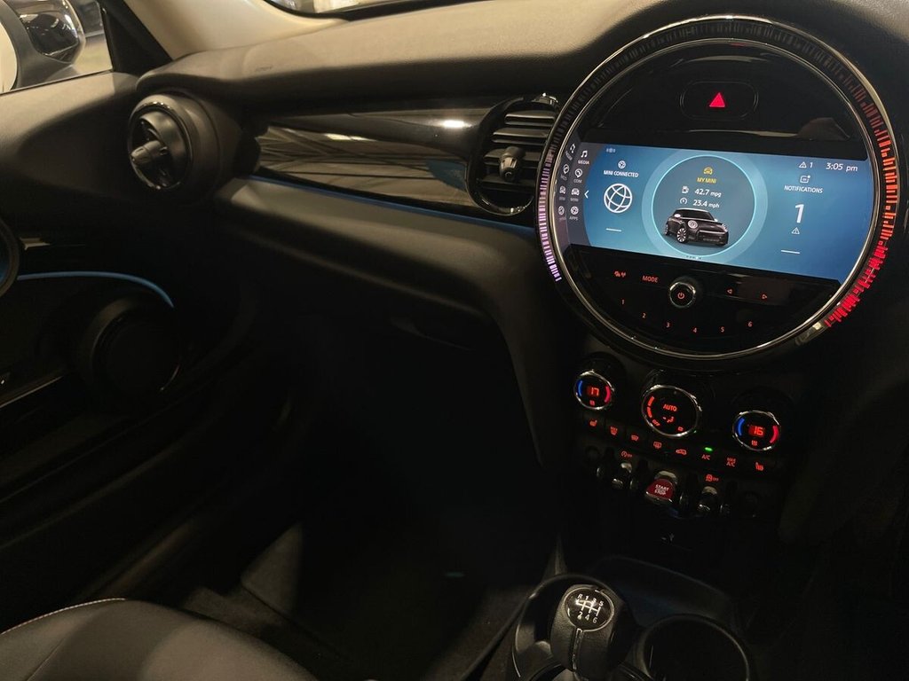 2022 MINI Hatch — image 9