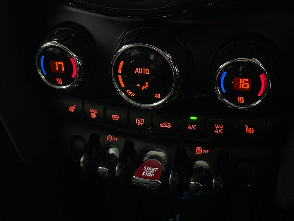 2022 MINI Hatch — image 10
