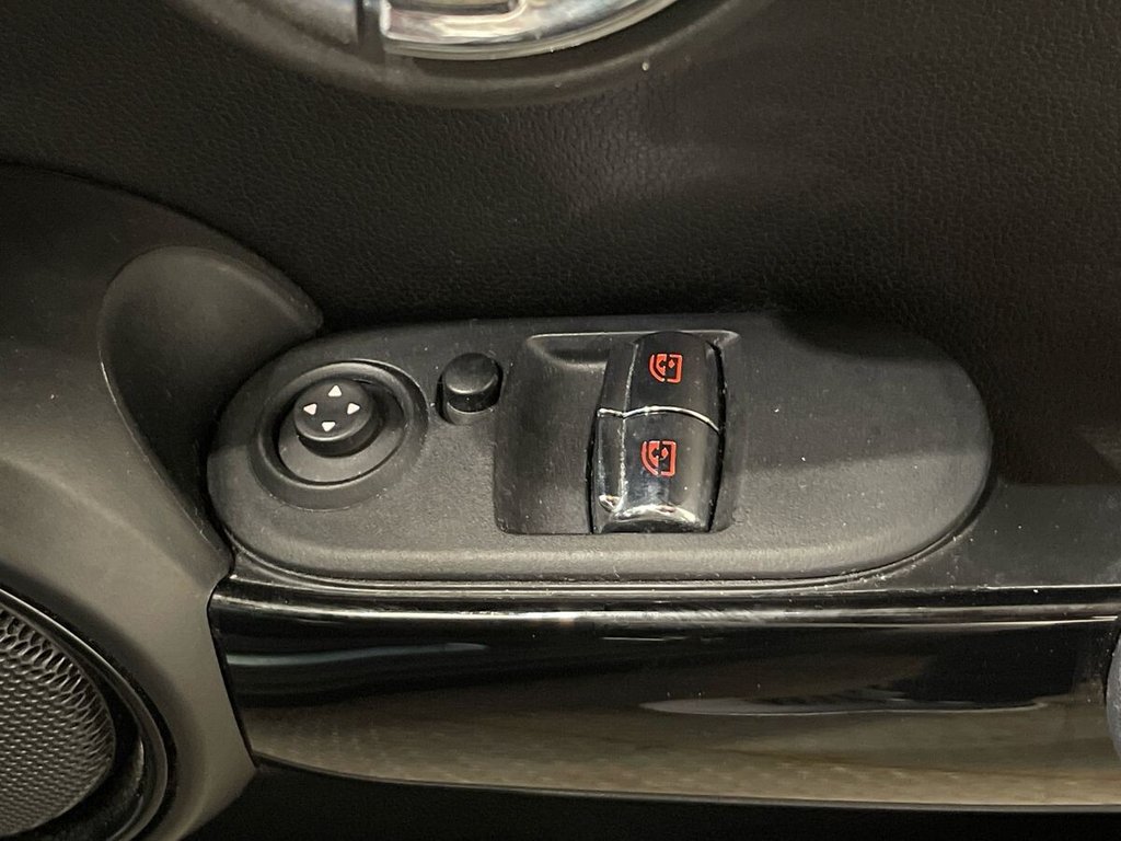 2022 MINI Hatch — image 11