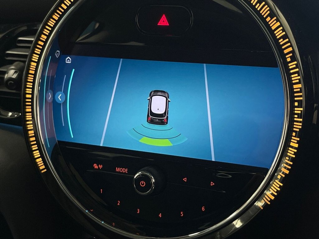 2022 MINI Hatch — image 13