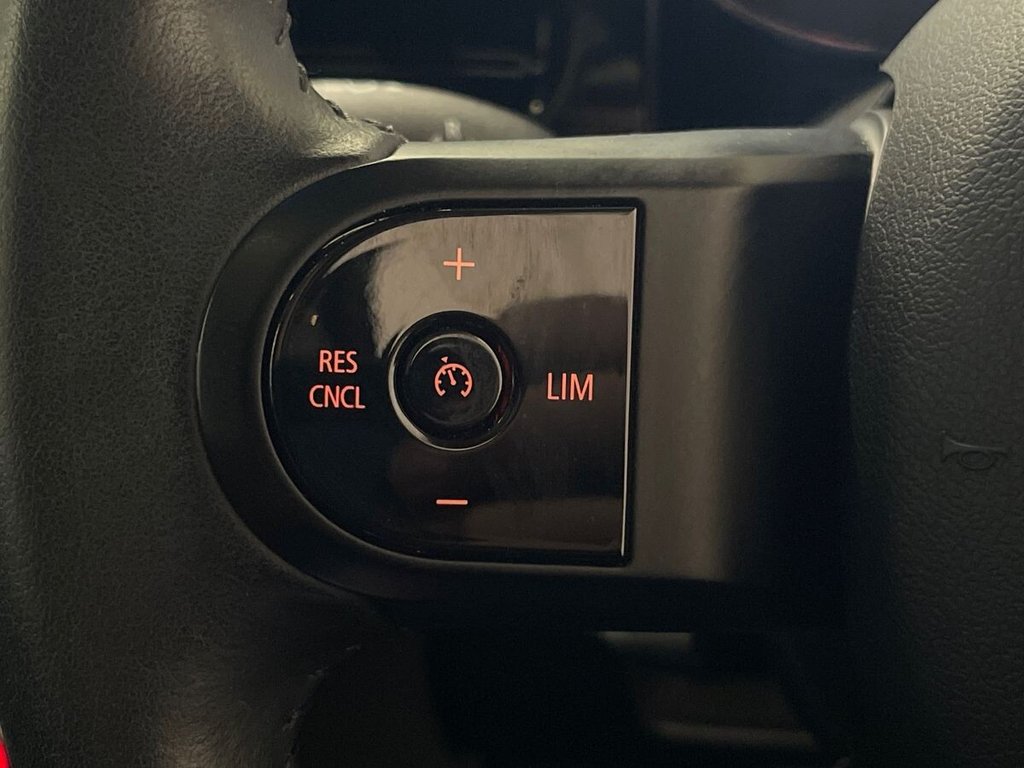 2022 MINI Hatch — image 15