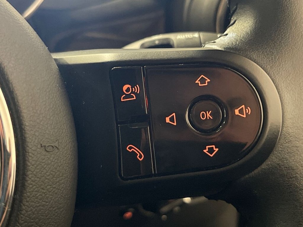 2022 MINI Hatch — image 16
