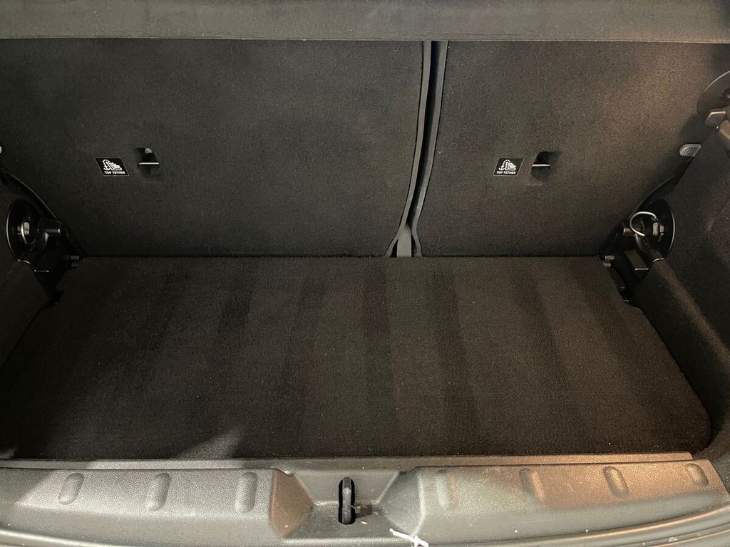 2022 MINI Hatch — image 18