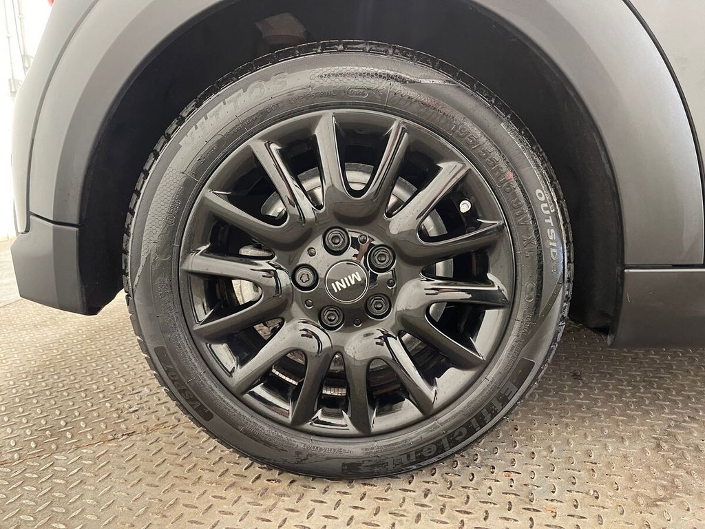 2022 MINI Hatch — image 21