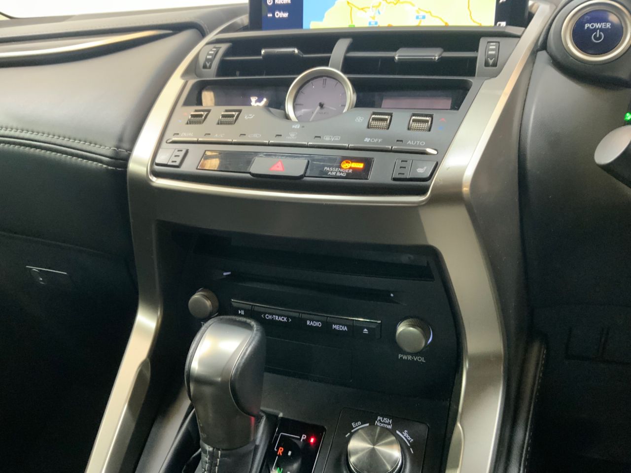 2018 LEXUS NX 2.5 300h Luxury SUV 5dr Petrol Hybrid E-CVT 4WD Euro 6 (s/s) (197 ps) - vehicle photo 26 for sale on PureCar