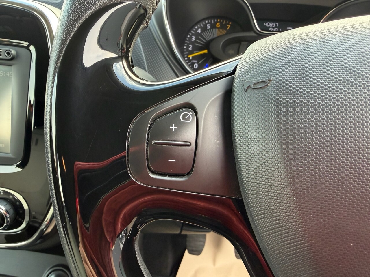 2014 RENAULT CAPTUR 0.9 TCe ENERGY Dynamique MediaNav SUV 5dr Petrol Manual Euro 5 (s/s) (90 ps - vehicle photo 25 for sale on PureCar