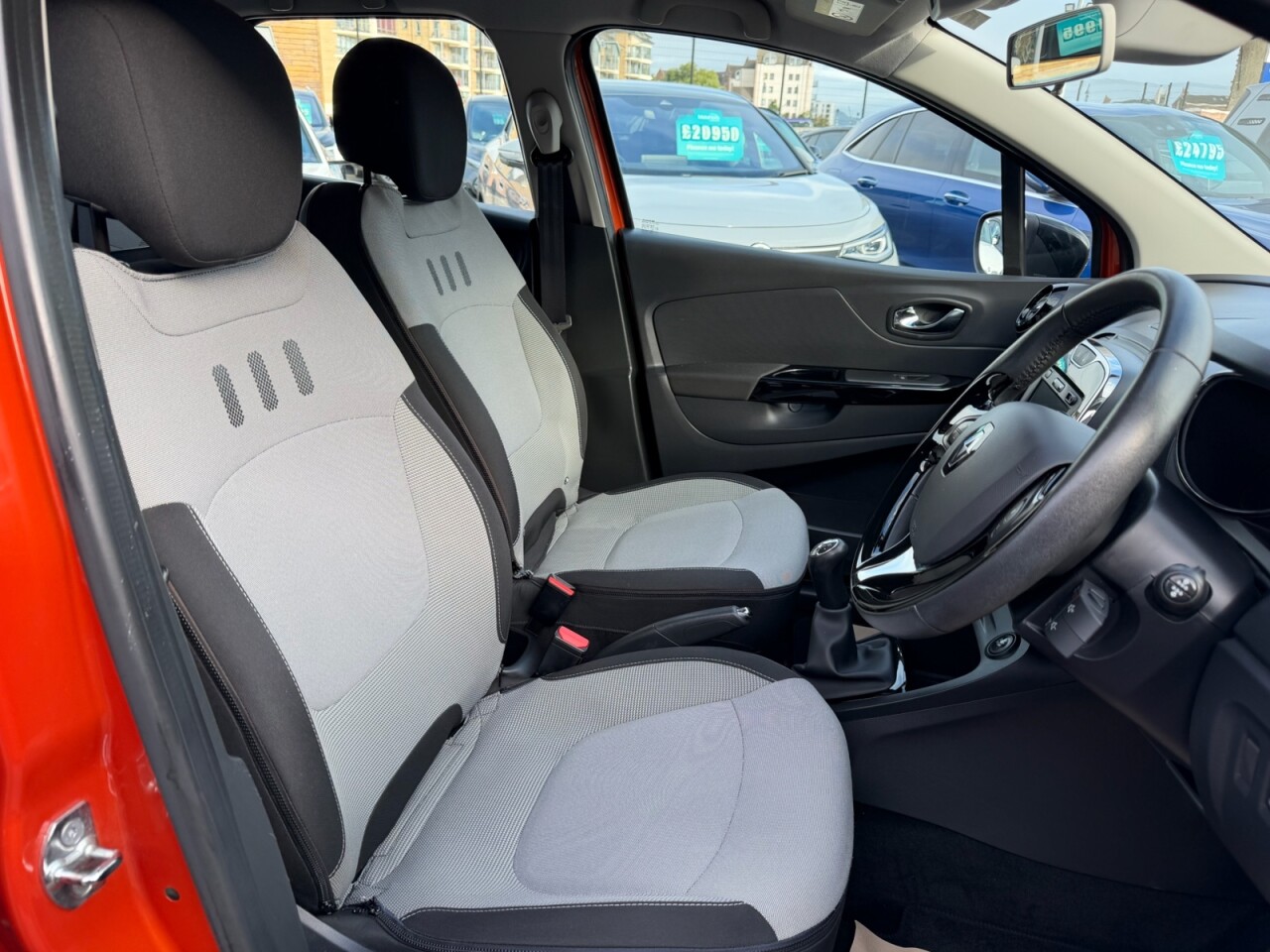 2014 RENAULT CAPTUR 0.9 TCe ENERGY Dynamique MediaNav SUV 5dr Petrol Manual Euro 5 (s/s) (90 ps - vehicle photo 19 for sale on PureCar