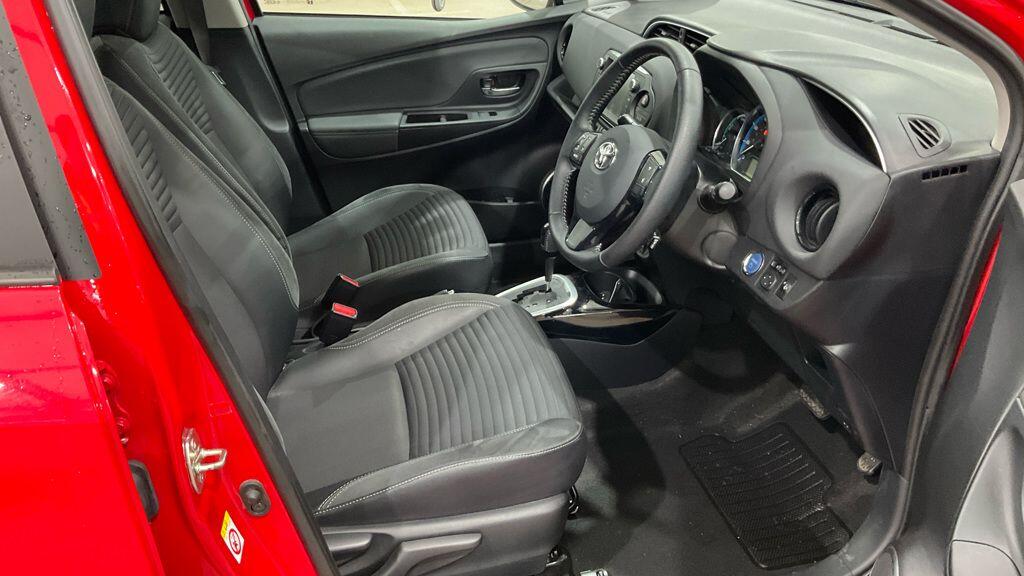 2016 16 TOYOTA YARIS