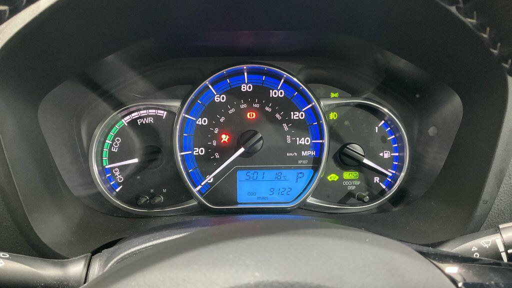 2016 16 TOYOTA YARIS