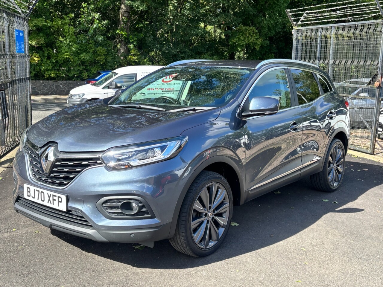 2020 RENAULT KADJAR 1.5 Blue dCi Iconic SUV 5dr Diesel EDC Euro 6 (s/s) (115 ps) - vehicle photo 3 for sale on PureCar