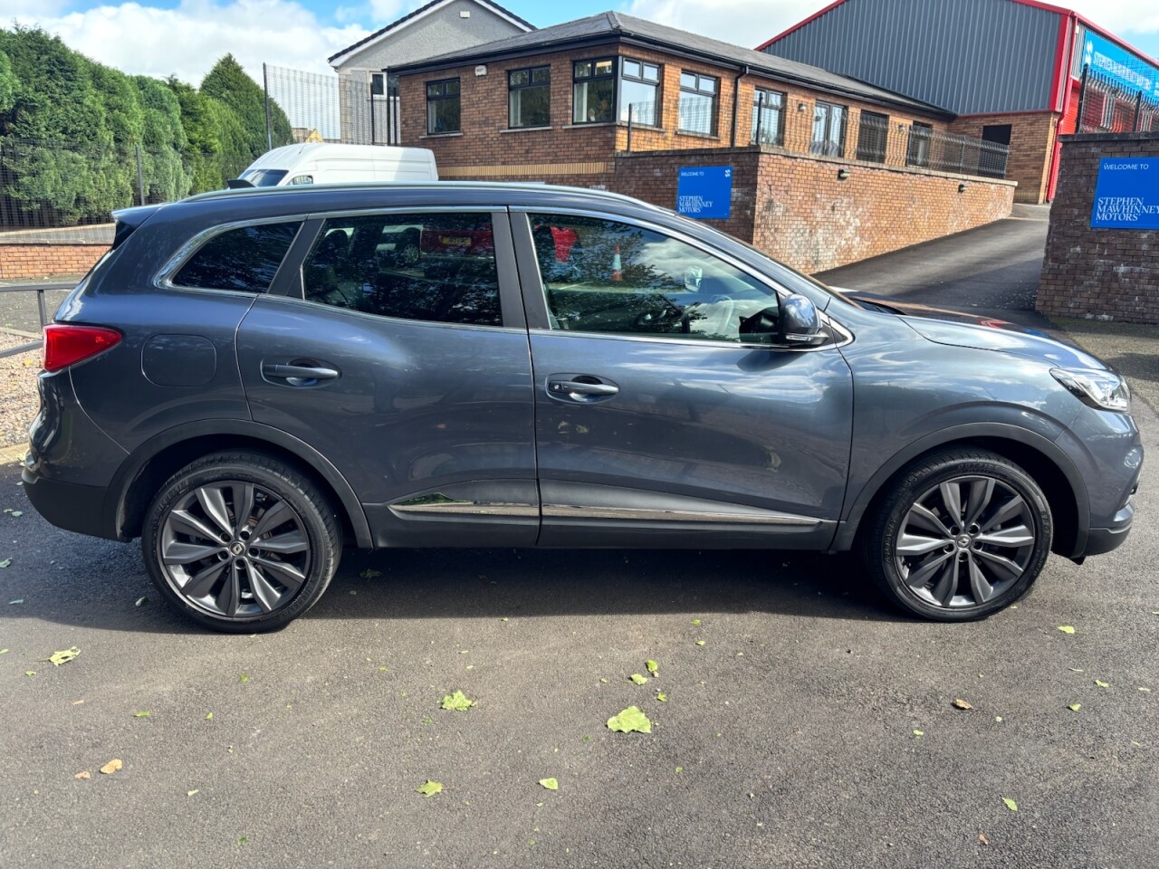 2020 RENAULT KADJAR 1.5 Blue dCi Iconic SUV 5dr Diesel EDC Euro 6 (s/s) (115 ps) - vehicle photo 8 for sale on PureCar