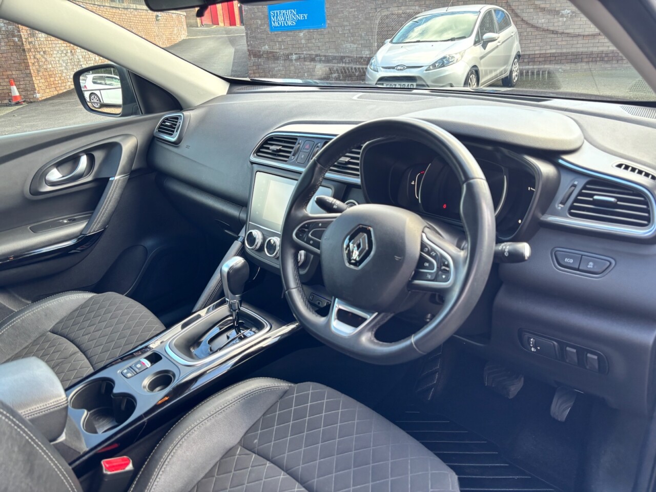 2020 RENAULT KADJAR 1.5 Blue dCi Iconic SUV 5dr Diesel EDC Euro 6 (s/s) (115 ps) - vehicle photo 10 for sale on PureCar