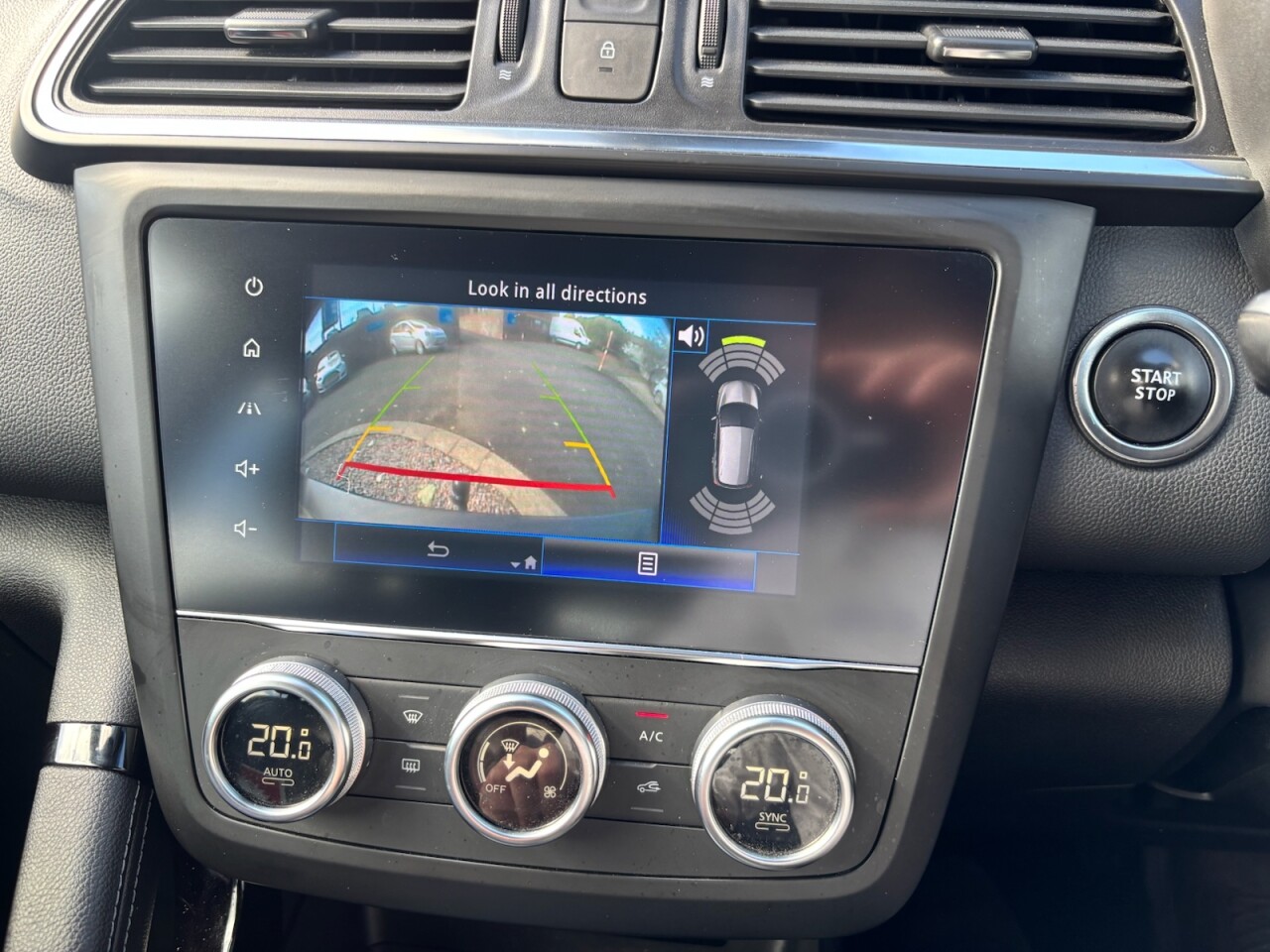 2020 RENAULT KADJAR 1.5 Blue dCi Iconic SUV 5dr Diesel EDC Euro 6 (s/s) (115 ps) - vehicle photo 13 for sale on PureCar