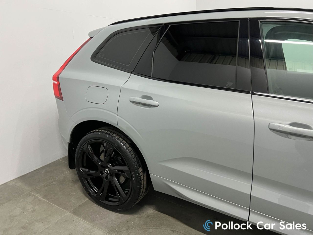 2025 VOLVO XC60 2.0 B5 MHEV Plus SUV 5dr Petrol Hybrid Auto AWD Euro 6 (s/s) (250 ps) 22",3 - vehicle photo 10 for sale on PureCar