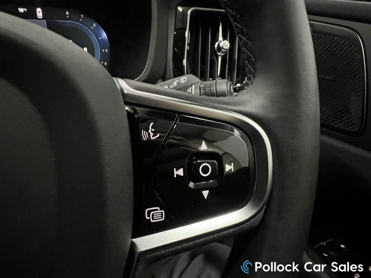 2025 VOLVO XC60 2.0 B5 MHEV Plus SUV 5dr Petrol Hybrid Auto AWD Euro 6 (s/s) (250 ps) 22",3 - vehicle photo 48 for sale on PureCar