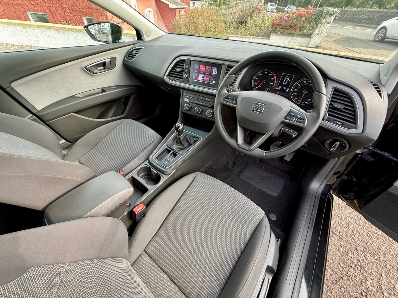 2020 SEAT LEON 1.5 TSI EVO SE Hatchback 5dr Petrol Manual Euro 6 (s/s) (130 ps) - vehicle photo 8 for sale on PureCar
