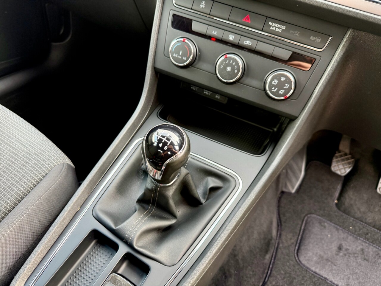 2020 SEAT LEON 1.5 TSI EVO SE Hatchback 5dr Petrol Manual Euro 6 (s/s) (130 ps) - vehicle photo 13 for sale on PureCar
