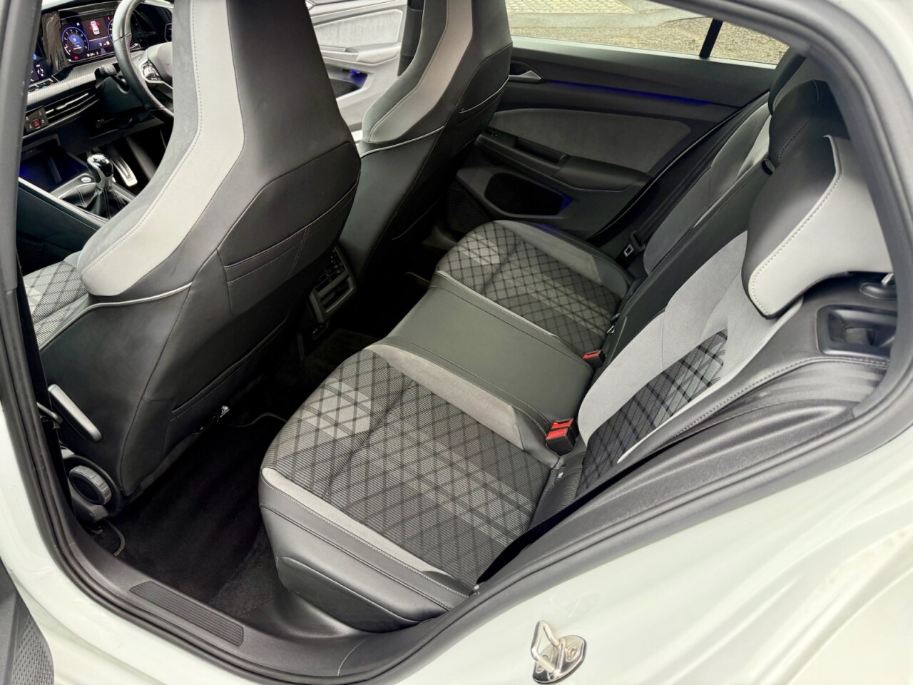 2020 VOLKSWAGEN GOLF 1.5 TSI R-Line Hatchback 5dr Petrol Manual Euro 6 (s/s) (150 ps) - vehicle photo 11 for sale on PureCar