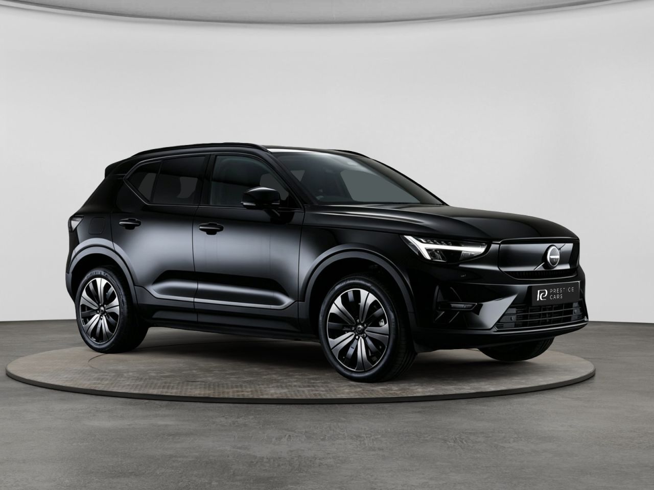 2023 VOLVO C40