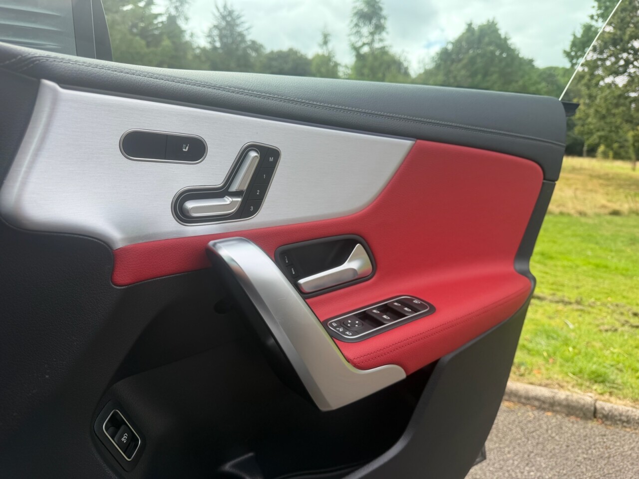 2019 MERCEDES CLA 1.3 CLA180 AMG Line (Premium Plus) Coupe 4dr Petrol 7G-DCT Euro 6 (s/s) (13 - vehicle photo 24 for sale on PureCar