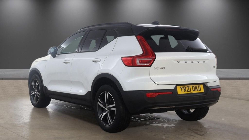 2021 Volvo XC40 — image 3