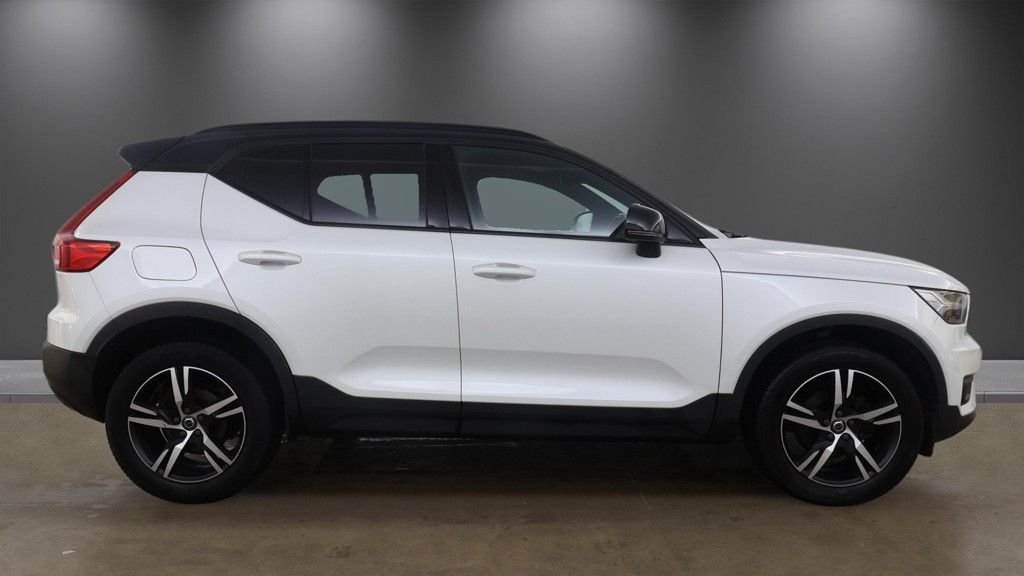 2021 Volvo XC40 — image 5