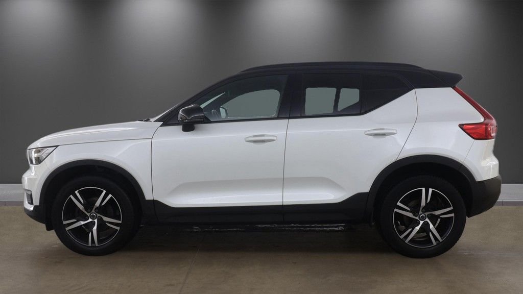 2021 Volvo XC40 — image 6