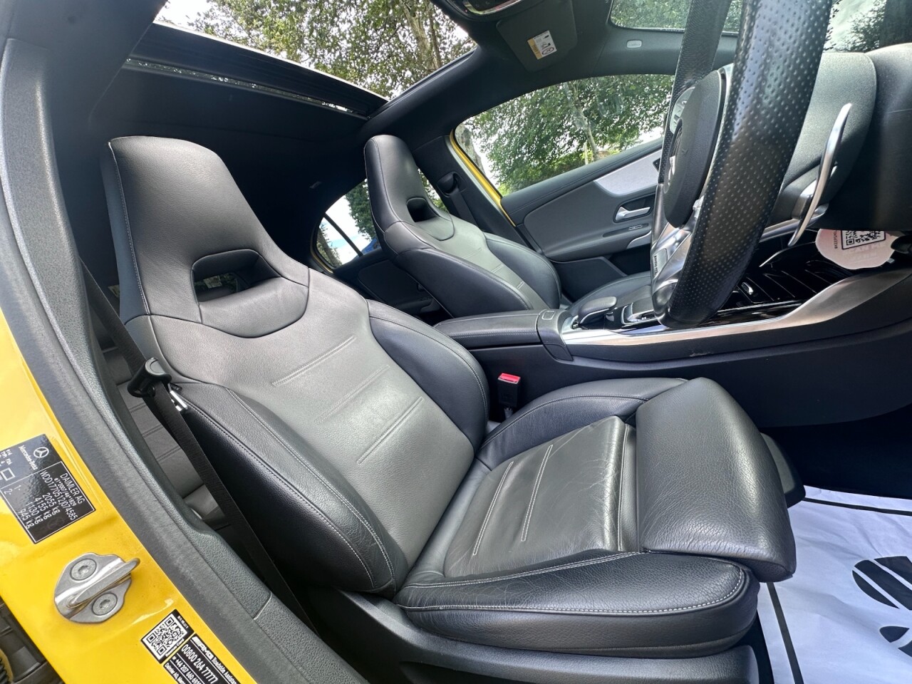 2019 MERCEDES A CLASS 2.0 A35 AMG (Premium Plus) Hatchback 5dr Petrol SpdS DCT 4MATIC Euro 6 (s/s - vehicle photo 2 for sale on PureCar
