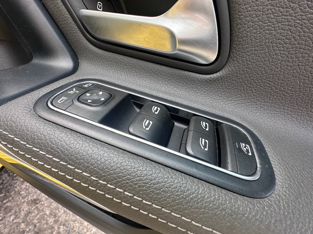 2019 MERCEDES A CLASS 2.0 A35 AMG (Premium Plus) Hatchback 5dr Petrol SpdS DCT 4MATIC Euro 6 (s/s - vehicle photo 10 for sale on PureCar