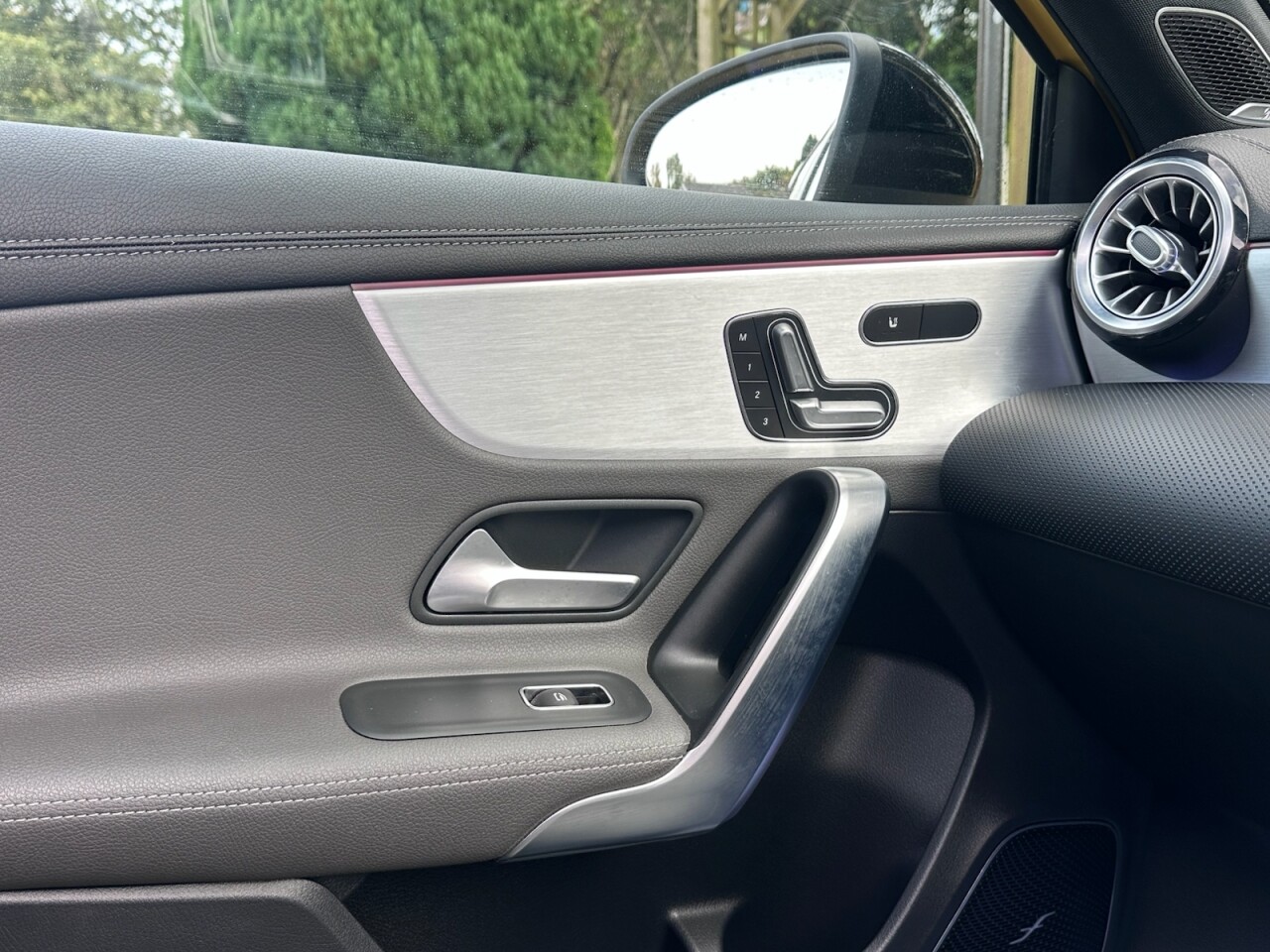 2019 MERCEDES A CLASS 2.0 A35 AMG (Premium Plus) Hatchback 5dr Petrol SpdS DCT 4MATIC Euro 6 (s/s - vehicle photo 26 for sale on PureCar