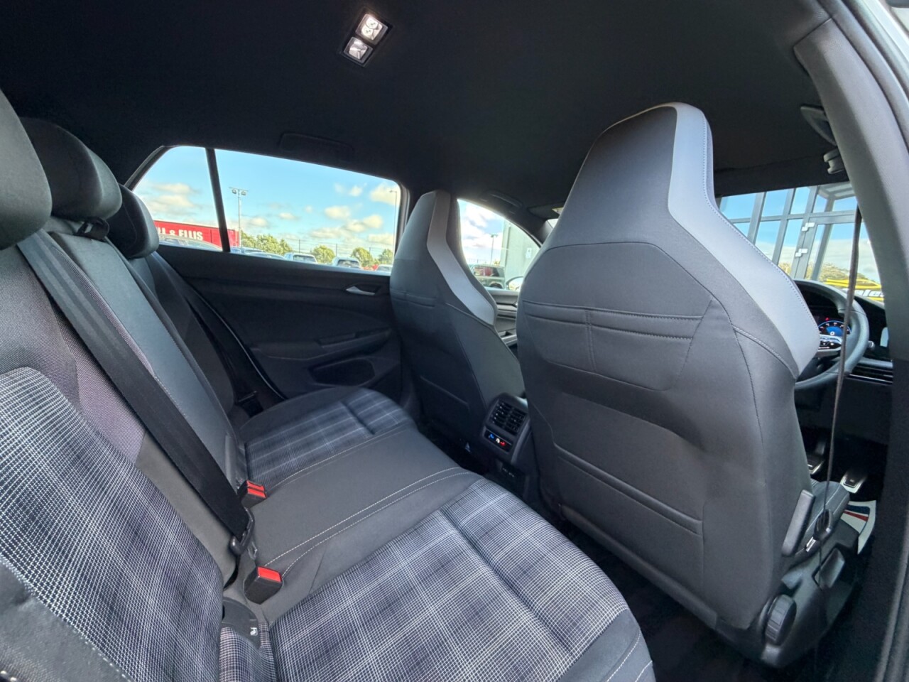 2022 VOLKSWAGEN GOLF 2.0 TDI GTD Hatchback 5dr Diesel DSG Euro 6 (s/s) (200 ps) - vehicle photo 10 for sale on PureCar