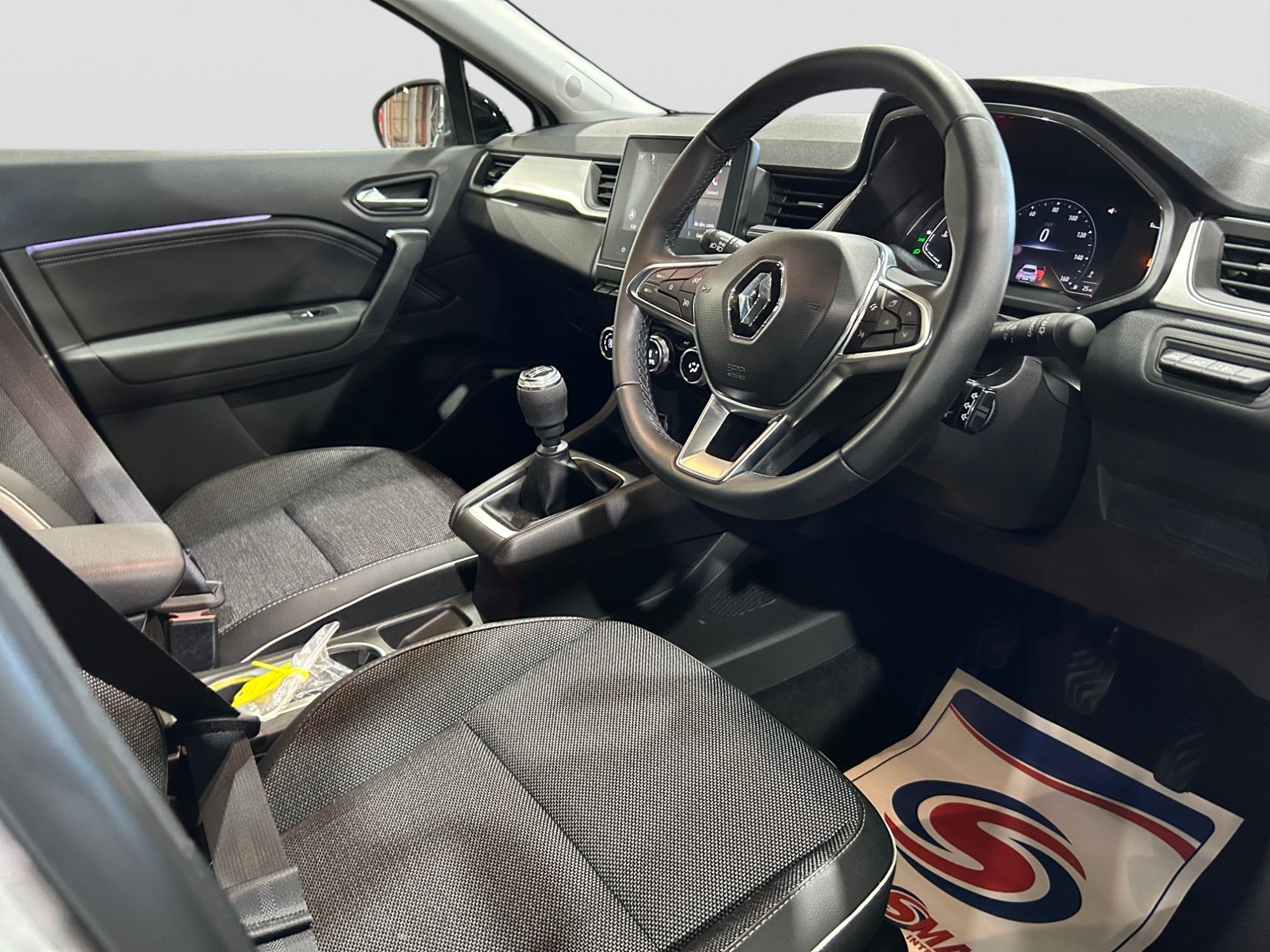 2024 Renault Captur — image 7
