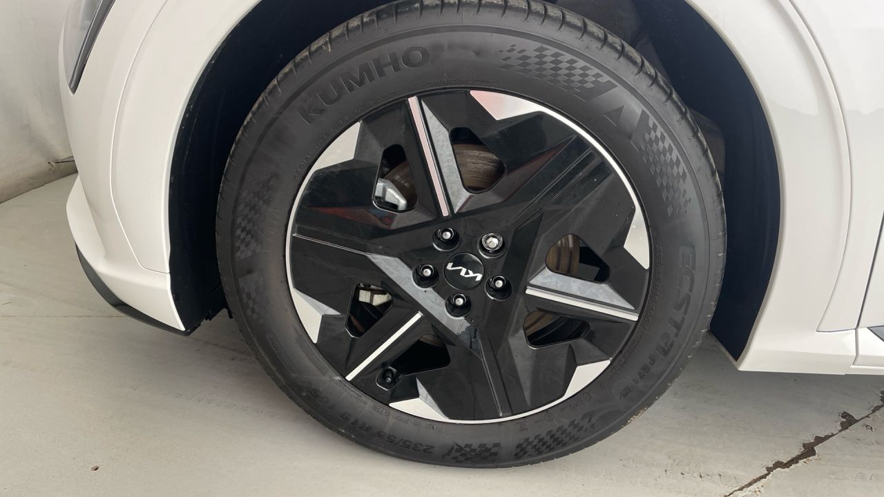 2025 KIA EV6 84kWh GT-Line Hatchback 5dr Electric Auto (225 bhp) - vehicle photo 14 for sale on PureCar