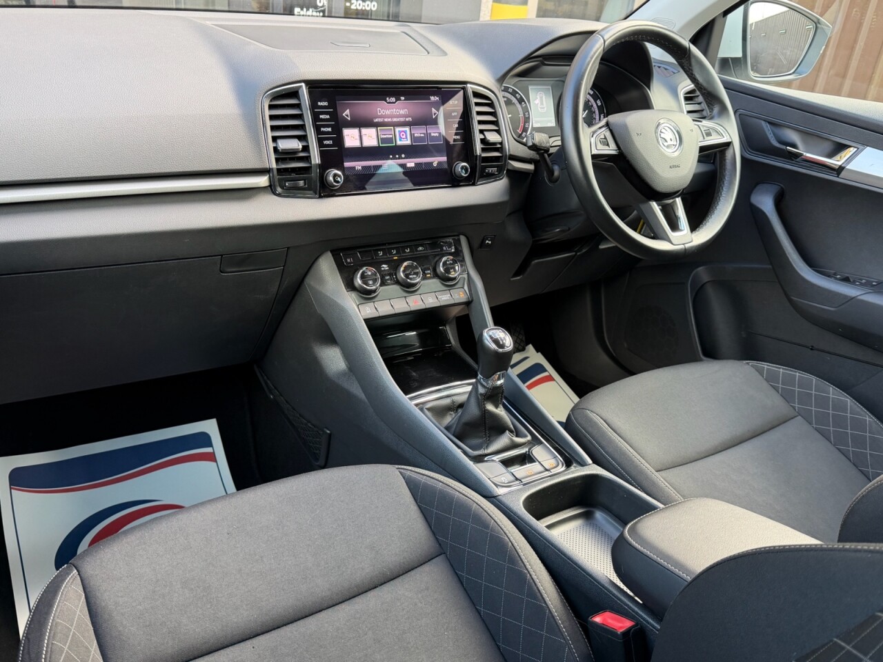 2019 SKODA KAROQ 1.6 TDI SE SUV 5dr Diesel Manual Euro 6 (s/s) (115 ps) - vehicle photo 8 for sale on PureCar