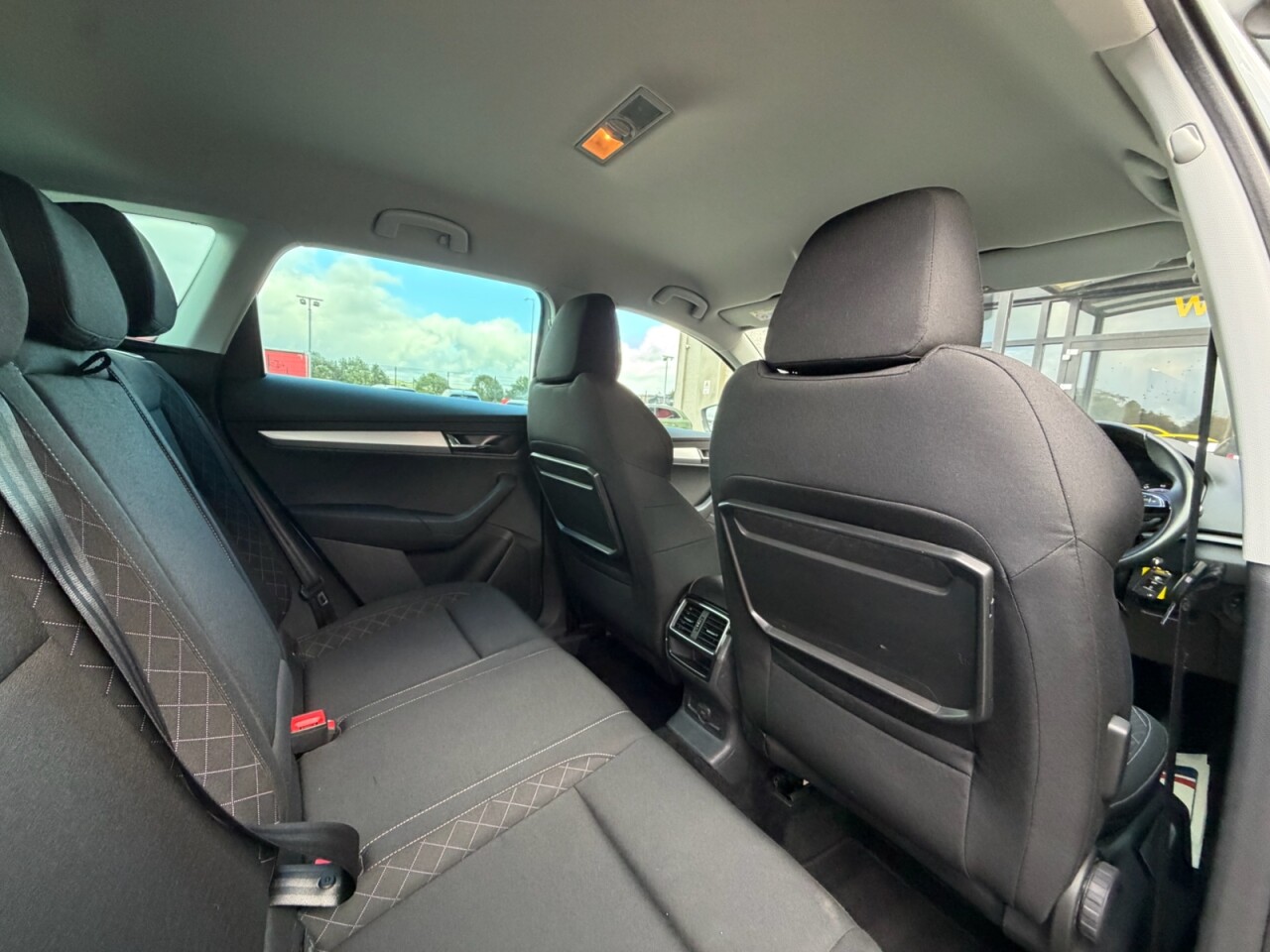 2019 SKODA KAROQ 1.6 TDI SE SUV 5dr Diesel Manual Euro 6 (s/s) (115 ps) - vehicle photo 10 for sale on PureCar