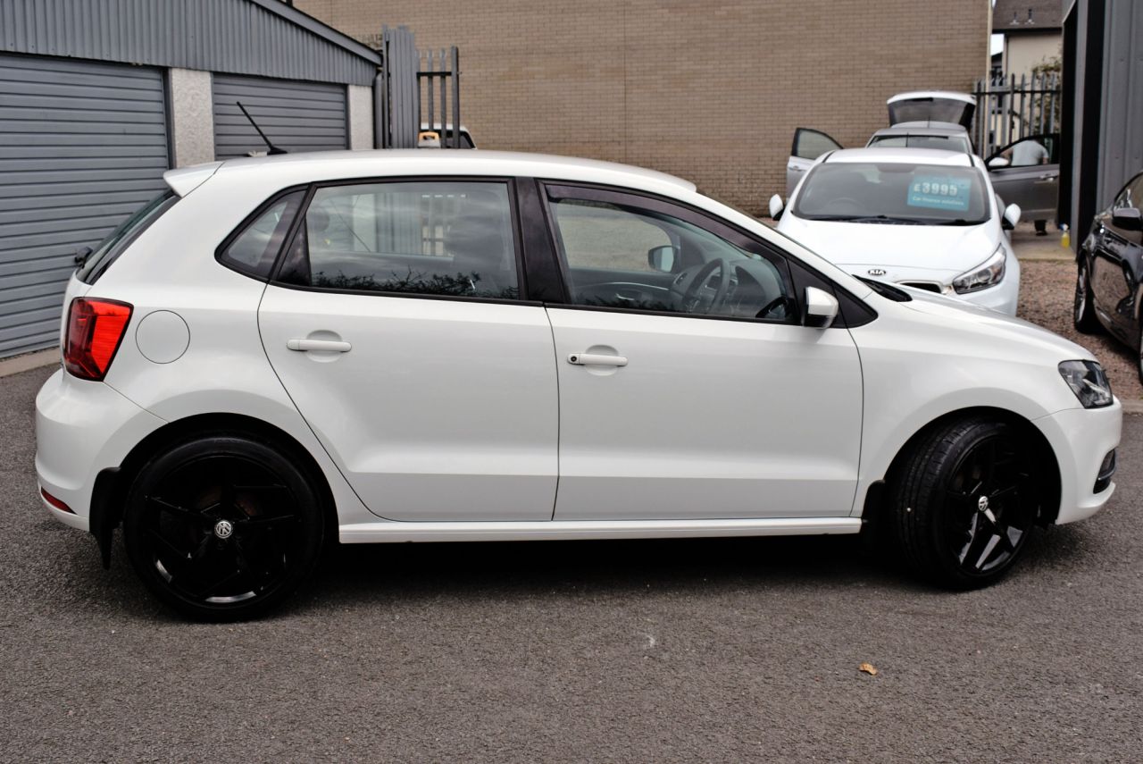 2015 VOLKSWAGEN POLO 1.0 BlueMotion Tech SE Hatchback 5dr Petrol Manual Euro 6 (s/s) (60 ps) Ful - vehicle photo 5 for sale on PureCar