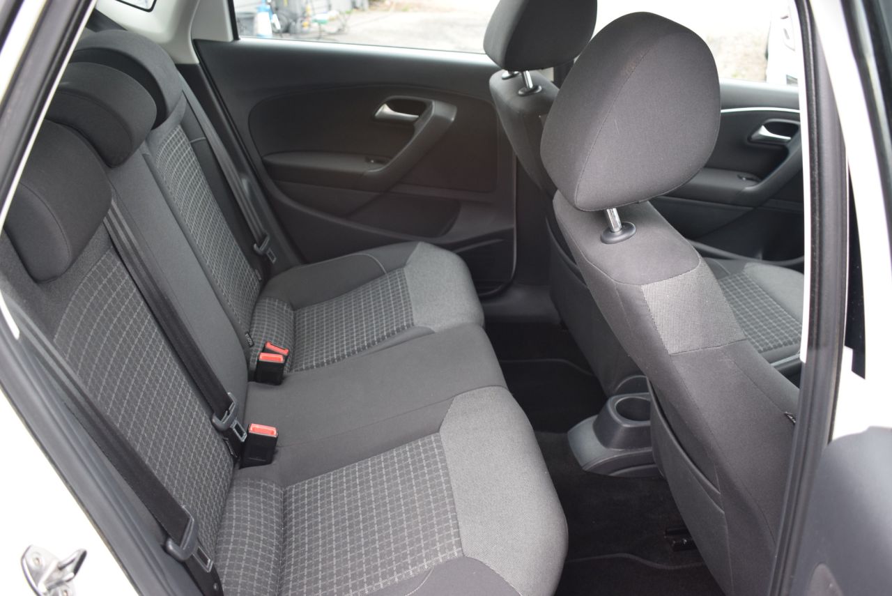 2015 VOLKSWAGEN POLO 1.0 BlueMotion Tech SE Hatchback 5dr Petrol Manual Euro 6 (s/s) (60 ps) Ful - vehicle photo 19 for sale on PureCar