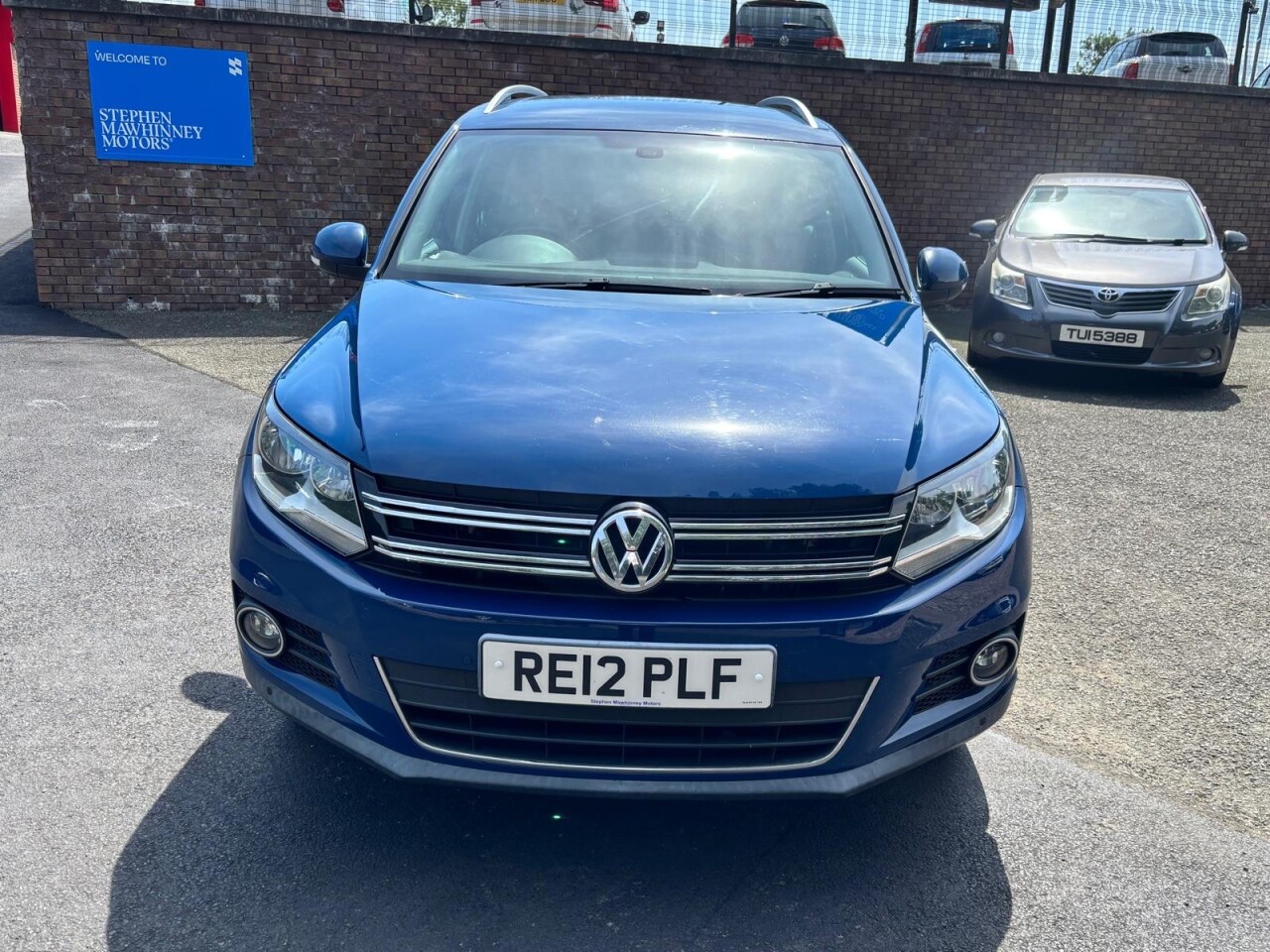 2012 VOLKSWAGEN TIGUAN 2.0 TDI BlueMotion Tech SE SUV 5dr Diesel Manual 4WD Euro 5 (s/s) (140 ps) - vehicle photo 2 for sale on PureCar