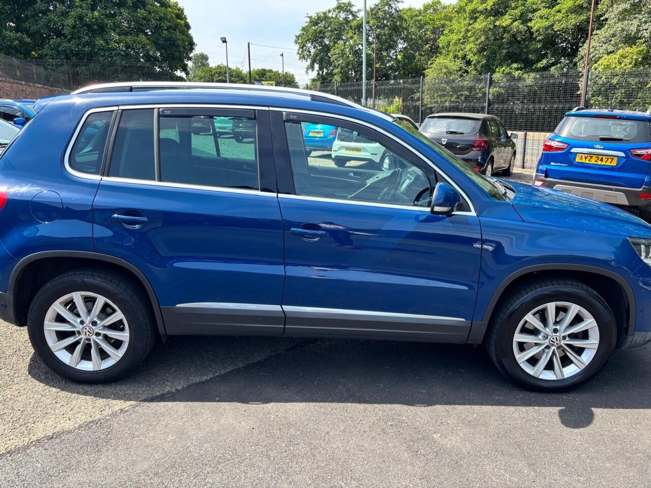 2012 VOLKSWAGEN TIGUAN 2.0 TDI BlueMotion Tech SE SUV 5dr Diesel Manual 4WD Euro 5 (s/s) (140 ps) - vehicle photo 8 for sale on PureCar